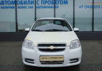 Подержанный автомобиль Chevrolet Aveo Sedan 2011 года (8 фото)