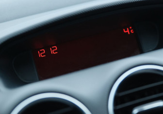 Подержанный автомобиль Peugeot 308 Hatchback 2011 года (12 фото)