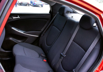 Подержанный автомобиль Hyundai Solaris Sedan 2011 года (15 фото)