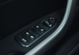 Подержанный автомобиль Peugeot 308 Hatchback 2010 года (13 фото)