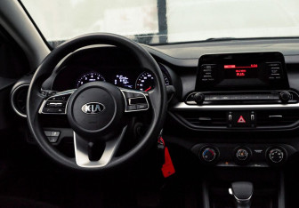 Подержанный автомобиль Kia Cerato Sedan 2019 года (20 фото)