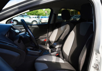 Подержанный автомобиль Ford Focus Hatchback 2011 года (17 фото)