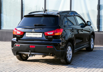 Подержанный автомобиль Mitsubishi ASX 2010 года (5 фото)