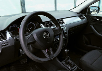 Подержанный автомобиль Skoda Rapid Liftback 2018 года (13 фото)