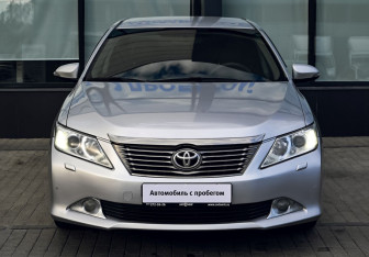Подержанный автомобиль Toyota Camry Sedan 2013 года (8 фото)