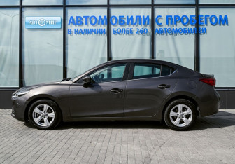 Подержанный автомобиль Mazda 3 Sedan 2017 года (2 фото)