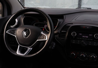 Подержанный автомобиль Renault Kaptur 2020 года (21 фото)