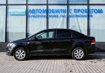 Подержанный автомобиль Volkswagen Polo Sedan 2011 года (2 фото)