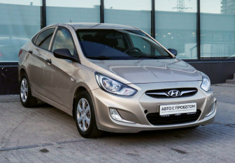 Подержанный автомобиль Hyundai Solaris Sedan 2014 года (7 фото)