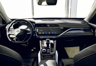 Подержанный автомобиль Geely Atlas Pro 2023 года (20 фото)
