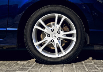 Подержанный автомобиль Honda Civic Sedan 2011 года (19 фото)