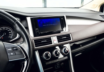 Подержанный автомобиль Mitsubishi Xpander 2022 года (10 фото)