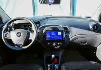 Подержанный автомобиль Renault Kaptur 2019 года (16 фото)