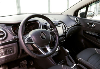 Подержанный автомобиль Renault Kaptur 2020 года (10 фото)