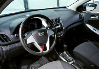Подержанный автомобиль Hyundai Solaris Sedan 2013 года (13 фото)