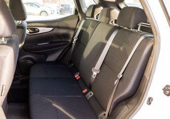 Подержанный автомобиль Nissan Qashqai 2016 года (17 фото)