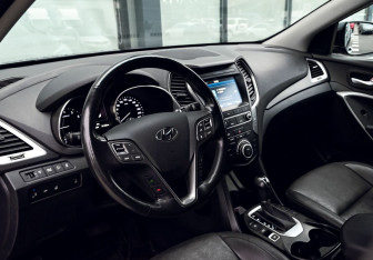 Подержанный автомобиль Hyundai Santa Fe 2016 года (17 фото)