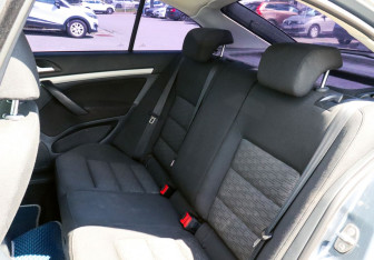 Подержанный автомобиль Skoda Octavia Liftback 2011 года (15 фото)