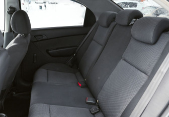 Подержанный автомобиль Chevrolet Aveo Sedan 2011 года (17 фото)