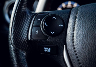 Подержанный автомобиль Toyota RAV4 2018 года (13 фото)