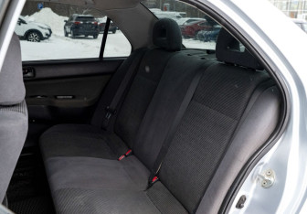 Подержанный автомобиль Mitsubishi Lancer Sedan 2004 года (17 фото)