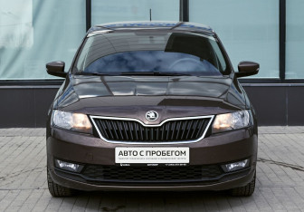 Подержанный автомобиль Skoda Rapid Liftback 2018 года (8 фото)