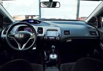 Подержанный автомобиль Honda Civic Sedan 2008 года (19 фото)