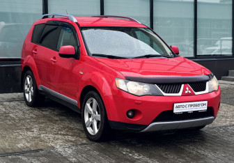 Подержанный автомобиль Mitsubishi Outlander 2007 года (7 фото)