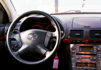 Подержанный автомобиль Toyota Avensis Sedan 2007 года (19 фото)
