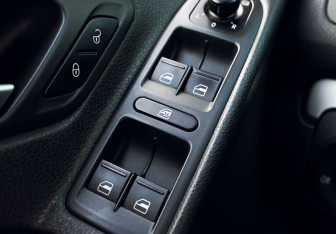 Подержанный автомобиль Volkswagen Golf Hatchback 2012 года (12 фото)