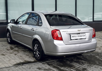 Подержанный автомобиль Chevrolet Lacetti Sedan 2011 года (3 фото)