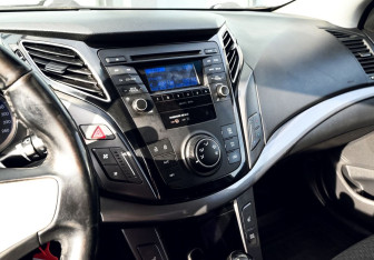 Подержанный автомобиль Hyundai i40 Sedan 2014 года (11 фото)