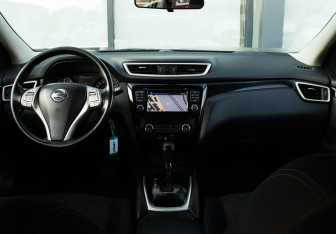 Подержанный автомобиль Nissan Qashqai 2017 года (18 фото)