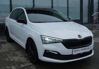 Подержанный автомобиль Skoda Rapid Liftback 2022 года (7 фото)