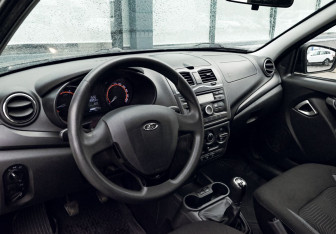 Подержанный автомобиль LADA (ВАЗ) Granta Liftback 2019 года (13 фото)