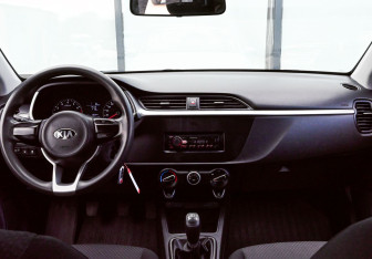 Подержанный автомобиль Kia Rio Sedan 2021 года (18 фото)