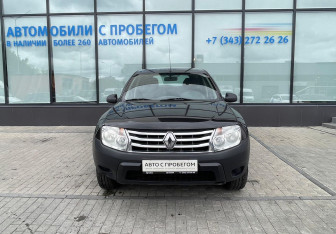Подержанный автомобиль Renault Duster 2013 года (8 фото)