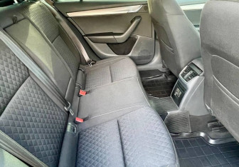 Подержанный автомобиль Skoda Octavia Liftback 2017 года (15 фото)