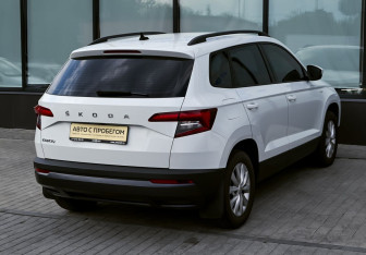 Подержанный автомобиль Skoda Karoq 2021 года (5 фото)