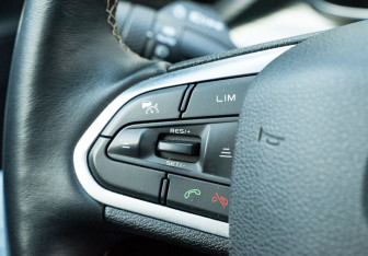 Подержанный автомобиль Geely Atlas Pro 2023 года (13 фото)