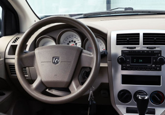 Подержанный автомобиль Dodge Caliber 2007 года (10 фото)