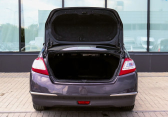Подержанный автомобиль Nissan Teana 2012 года (22 фото)
