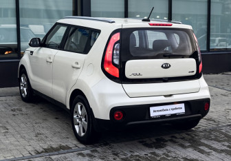 Подержанный автомобиль Kia Soul 2017 года (3 фото)