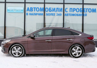 Подержанный автомобиль Hyundai Sonata 2017 года (2 фото)