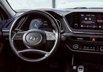 Подержанный автомобиль Hyundai Sonata 2023 года (20 фото)