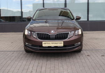 Подержанный автомобиль Skoda Octavia Liftback 2018 года (8 фото)