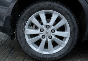 Подержанный автомобиль Toyota Corolla Sedan 2006 года (20 фото)