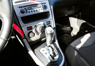 Подержанный автомобиль Peugeot 308 Hatchback 2011 года (9 фото)