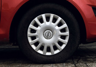 Подержанный автомобиль Opel Corsa 2012 года (19 фото)