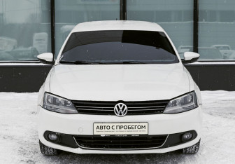 Подержанный автомобиль Volkswagen Jetta Sedan 2013 года (8 фото)